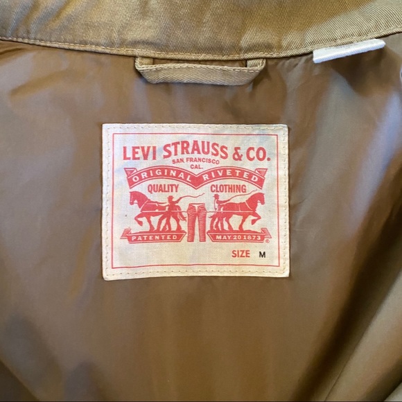 Levi’s Utility Jacket w Hidden Hood - Picture 5 of 5